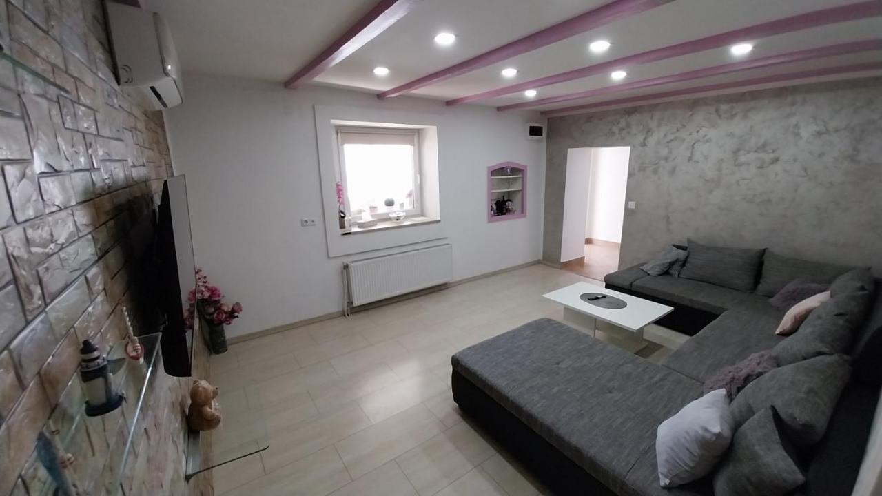 Apartment Goran & Nela 乌马格 外观 照片