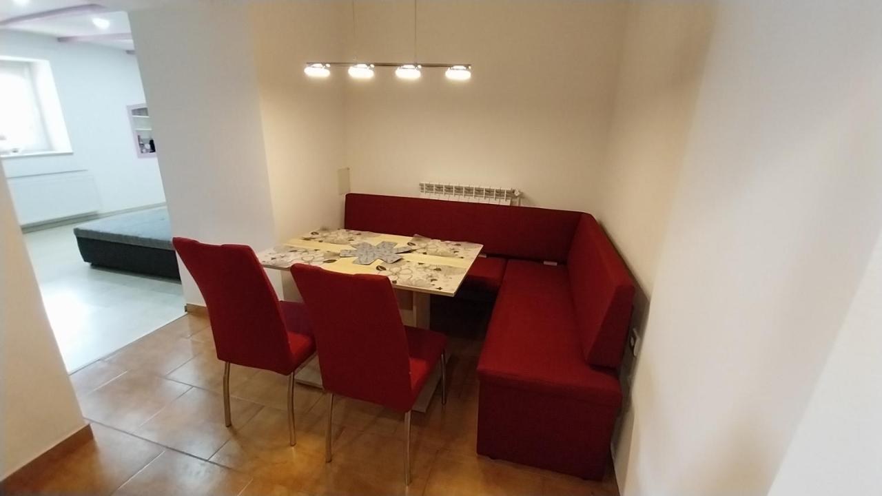 Apartment Goran & Nela 乌马格 外观 照片