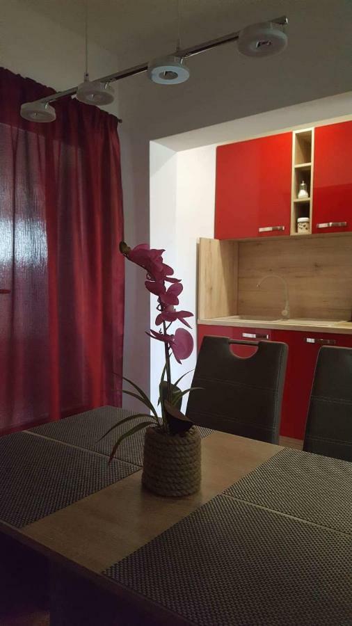Apartment Goran & Nela 乌马格 外观 照片